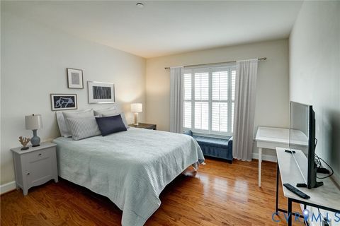 Tiny photo for 5225 Monument Avenue #4C, Henrico, VA 23226 (MLS # 2526823)