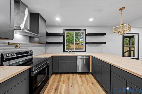 Tiny photo for 1005 Willcox Street, Petersburg, VA 23803 (MLS # 2527562)