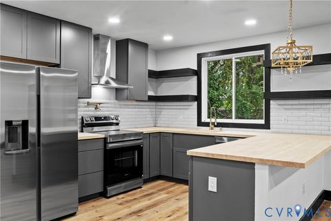 Tiny photo for 1005 Willcox Street, Petersburg, VA 23803 (MLS # 2527562)