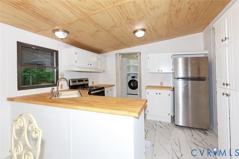 Tiny photo for 169 Atlantic Avenue, Claremont, VA 23899 (MLS # 2616645)