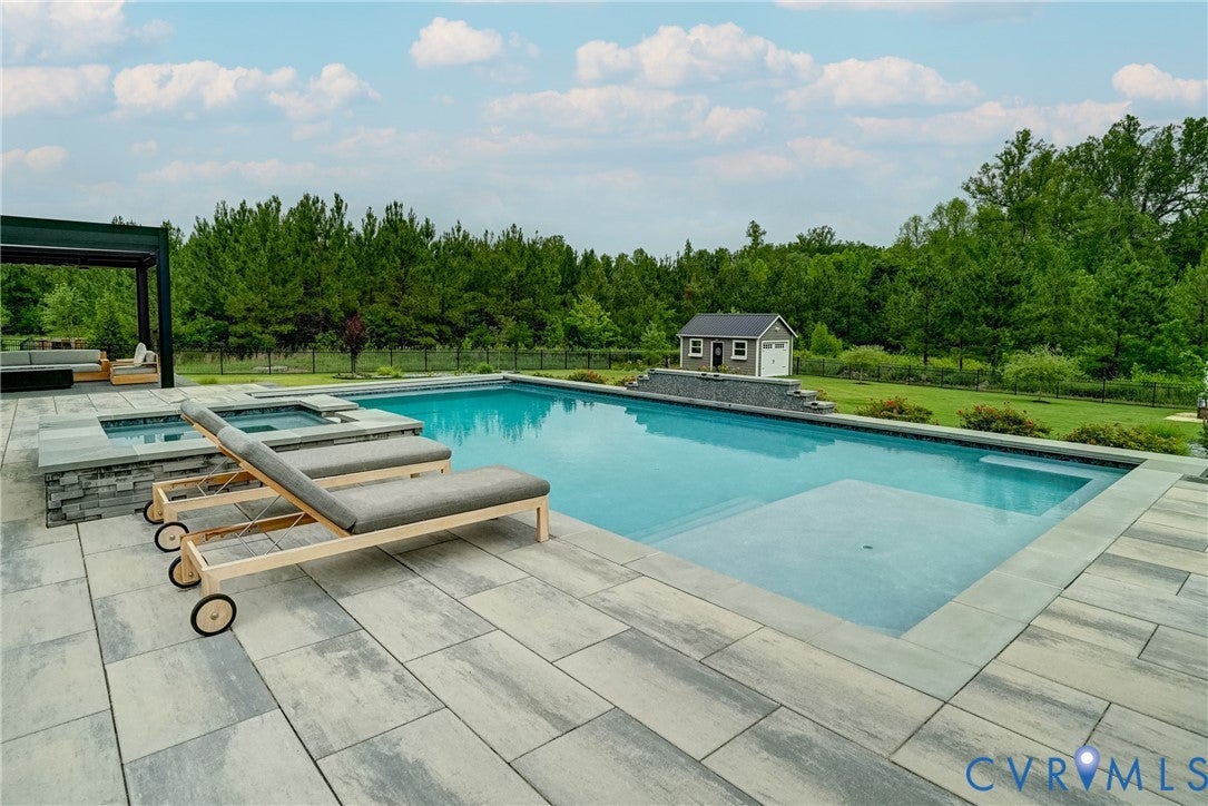 1732 Fishers Pond Drive