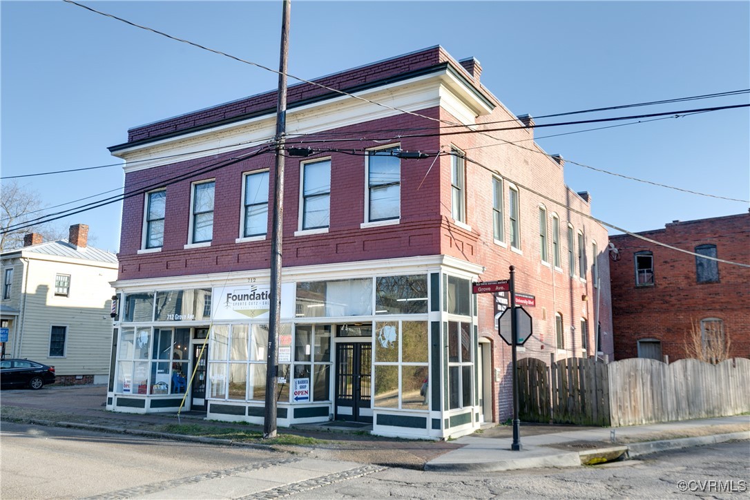 712 Grove Avenue