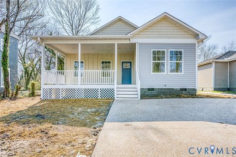 Photo of 926 Wilcox Street, Petersburg, VA 23803 (MLS # 2611377)