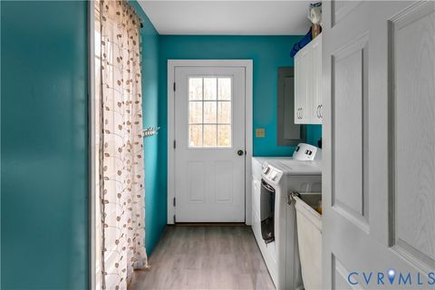 Tiny photo for 2350 Cartersville Road, New Canton, VA 23123 (MLS # 2608917)