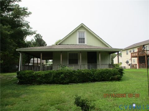 Photo of 1547 W Maryland Avenue, Crewe, VA 23930 (MLS # 2619582)