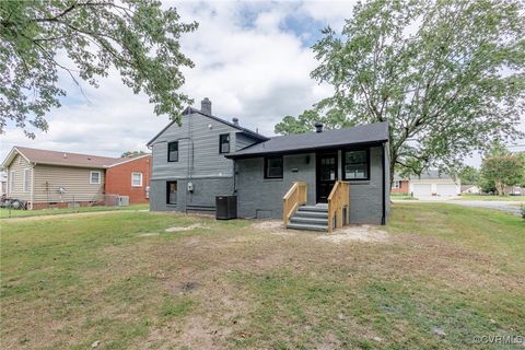 A home in Colonial Heights