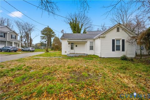 Tiny photo for 27 Bacon Street, Hampton, VA 23669 (MLS # 2606112)