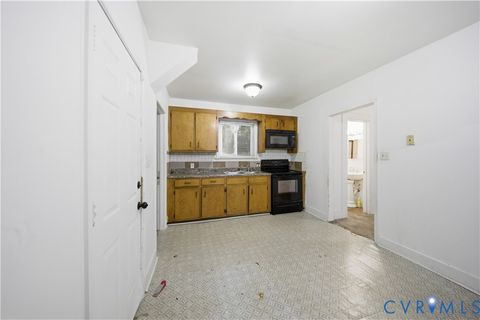 Tiny photo for 27 Bacon Street, Hampton, VA 23669 (MLS # 2606112)