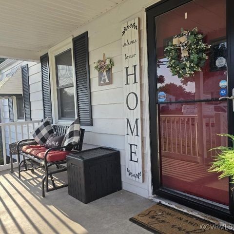 A home in Colonial Heights