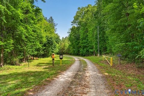 Tiny photo for 8598 W Courthouse Road Rd, Nottoway, VA 23922 (MLS # 2611674)