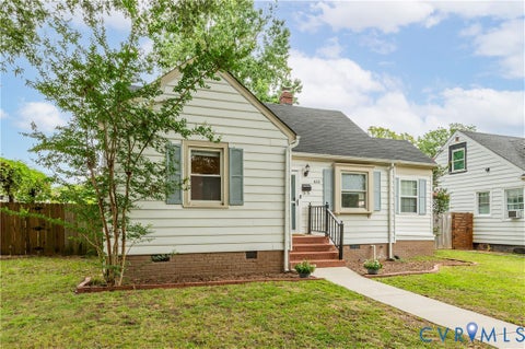 Tiny photo for 613 Rothesay Road, Richmond, VA 23221 (MLS # 2624553)
