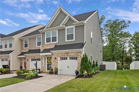Photo of 10913 Genito Square Drive, Chesterfield, VA 23112 (MLS # 2613912)