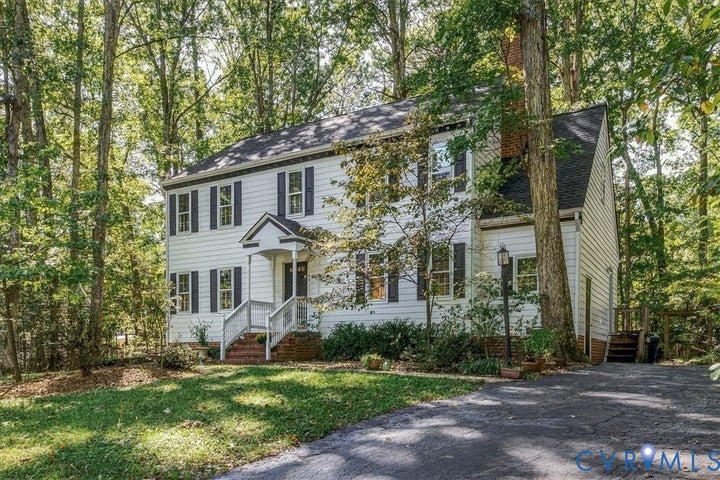 Photo 1 of 35 — 5810 Oak Knoll Road, Midlothian, VA 23112