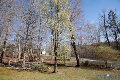Tiny photo for 110 Jesses Way, Farmville, VA 23901 (MLS # 2607169)