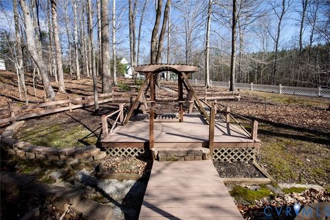 Tiny photo for 110 Jesses Way, Farmville, VA 23901 (MLS # 2607169)