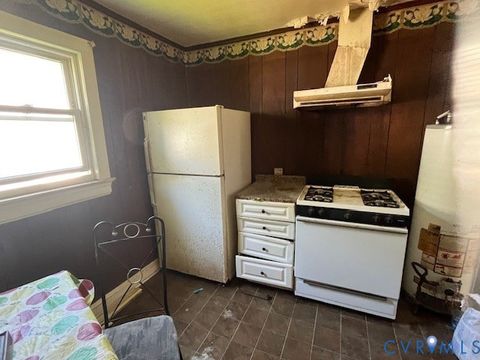 Tiny photo for 424 Elm Street, Petersburg, VA 23803 (MLS # 2529414)