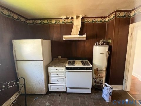 Tiny photo for 424 Elm Street, Petersburg, VA 23803 (MLS # 2529414)