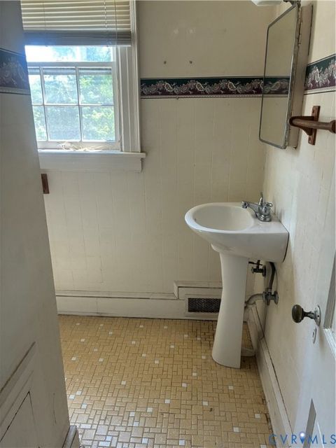 Tiny photo for 127 Hanover Avenue, Colonial Heights, VA 23834 (MLS # 2609653)