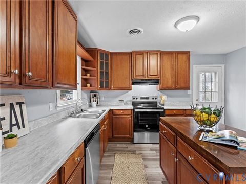 Tiny photo for 407 Tunstall Avenue, Blackstone, VA 23824 (MLS # 2530317)