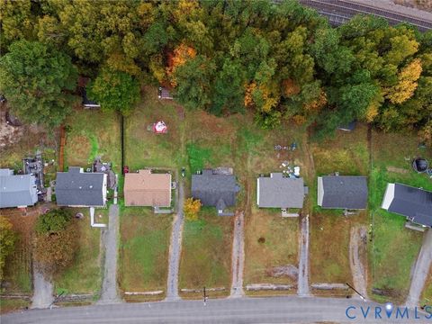 Tiny photo for 407 Tunstall Avenue, Blackstone, VA 23824 (MLS # 2530317)