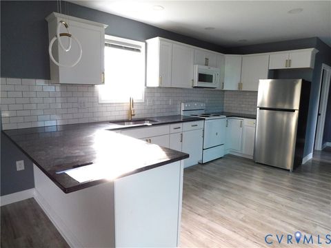 Tiny photo for 706 Rome Street, Petersburg, VA 23803 (MLS # 2610060)