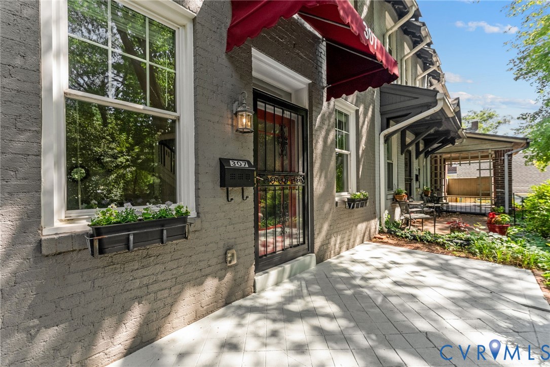 307 S Mulberry Street