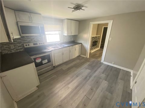 Tiny photo for 2006 Dinwiddie Avenue, Dinwiddie, VA 23224 (MLS # 2612817)