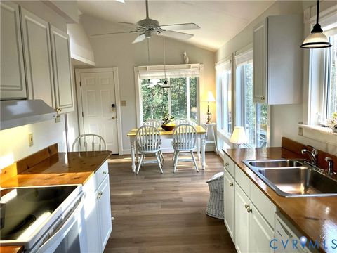 Tiny photo for 250 Walnut Road, Kilmarnock, VA 22482 (MLS # 2608664)