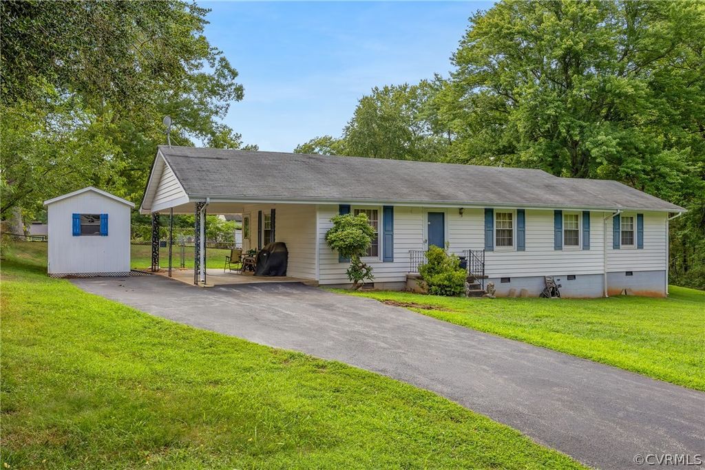 Photo for 707 Virginia Avenue, Mineral, VA 23117 (MLS # 2418328)