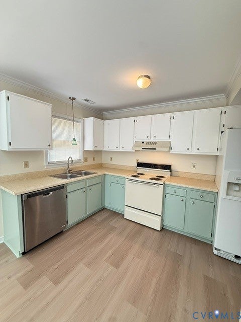 Tiny photo for 10405 Gibsons Landing Drive, Henrico, VA 23233 (MLS # 2622576)