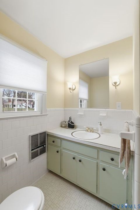 Tiny photo for 405 Canterbury Street, Hopewell, VA 23860 (MLS # 2533781)