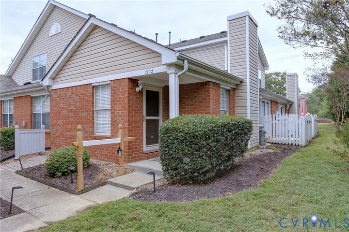 Photo 1 of 23 — 1202 Westgate Circle, Williamsburg, VA 23185