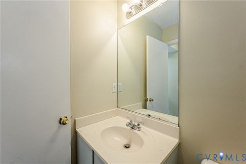 Tiny photo for 811 Kiefer Field Court, Glen Allen, VA 23059 (MLS # 2614662)