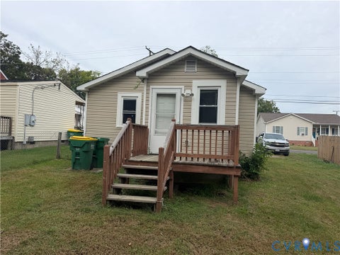 Tiny photo for 334 S 17th Avenue, Hopewell, VA 23860 (MLS # 2627941)