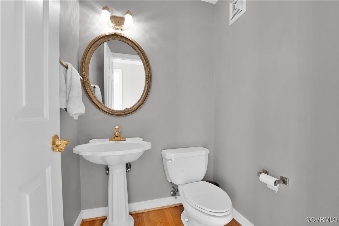 Henrico, Virginia 23233, United States, 5 Bedrooms Bedrooms, ,4 BathroomsBathrooms,Residential,Pending,14572