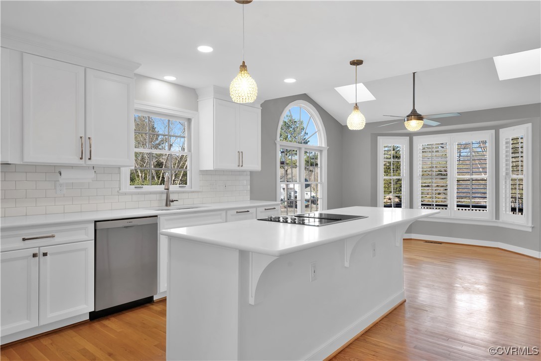 Henrico, Virginia 23233, United States, 5 Bedrooms Bedrooms, ,4 BathroomsBathrooms,Residential,Pending,14572