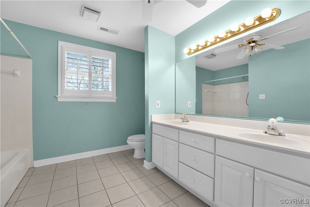 Henrico, Virginia 23233, United States, 5 Bedrooms Bedrooms, ,4 BathroomsBathrooms,Residential,Pending,14572