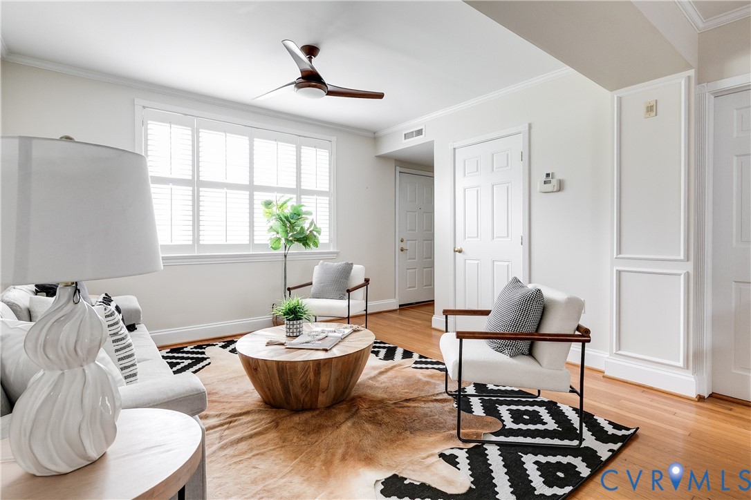 33 W Locke Lane U3