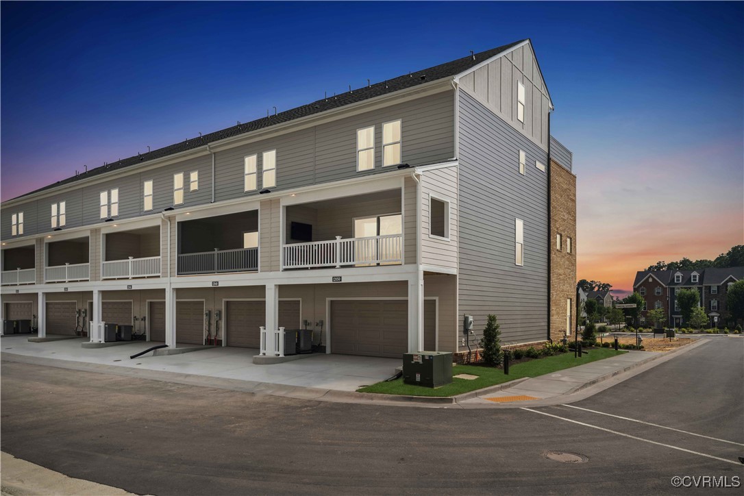 12030 Flowering Lavender Loop