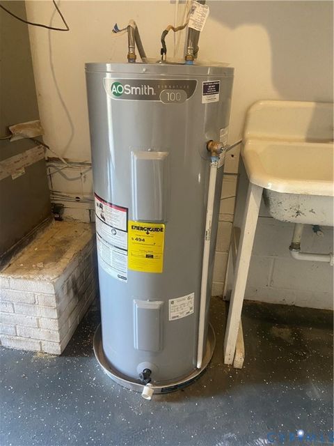 Tiny photo for 335 De Laura Drive, Newport News, VA 23608 (MLS # 2607067)