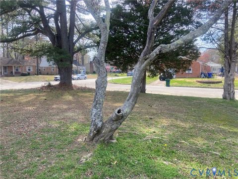 Tiny photo for 335 De Laura Drive, Newport News, VA 23608 (MLS # 2607067)