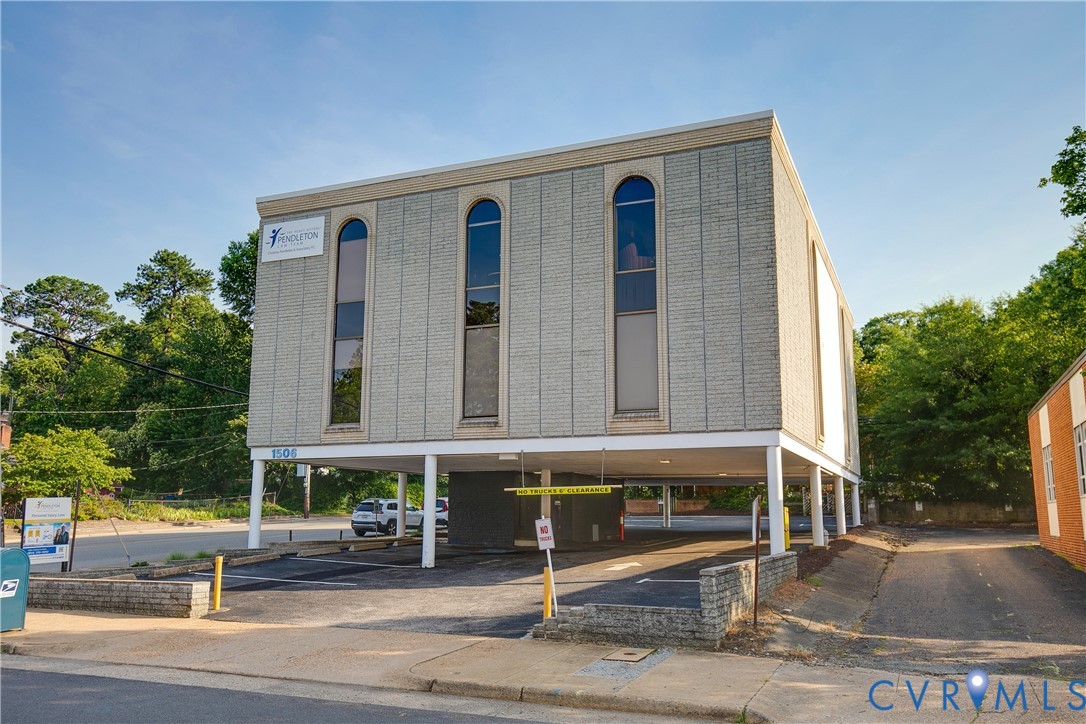 1506 Staples Mill Road