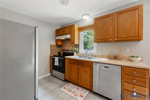 Tiny photo for 1505 Oldbury Road, Midlothian, VA 23113 (MLS # 2624359)
