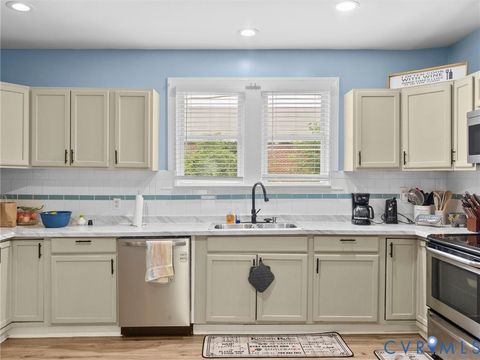 Tiny photo for 509 Harding Street, Petersburg, VA 23803 (MLS # 2618214)