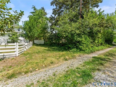 Tiny photo for 110 Gatewood Avenue, Crewe, VA 23930 (MLS # 2613702)