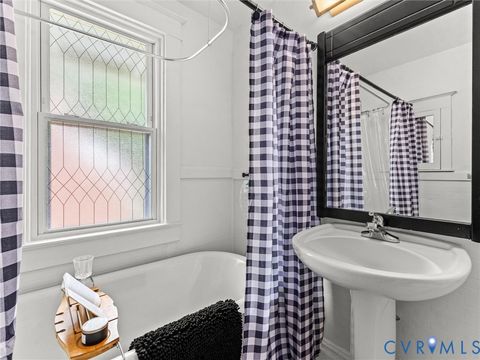 Tiny photo for 110 Gatewood Avenue, Crewe, VA 23930 (MLS # 2613702)