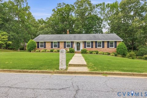 Photo of 1117 Oakwood Drive, Colonial Heights, VA 23834 (MLS # 2618319)
