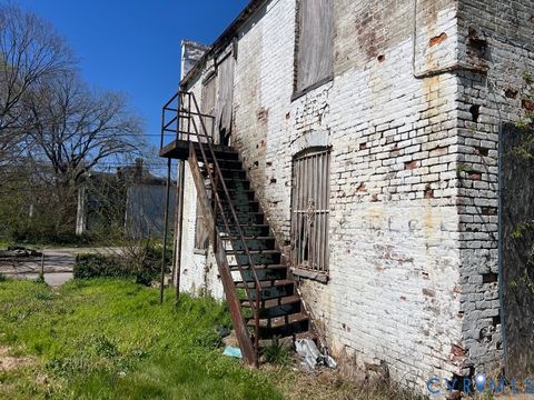 Tiny photo for 646 W Washington Street, Petersburg, VA 23803 (MLS # 2612632)