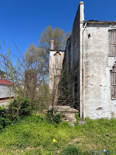 Tiny photo for 646 W Washington Street, Petersburg, VA 23803 (MLS # 2612632)