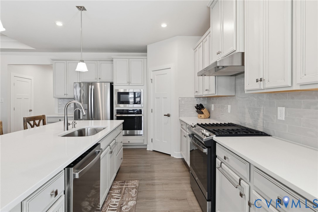 7644 Autumn Leaves Lane